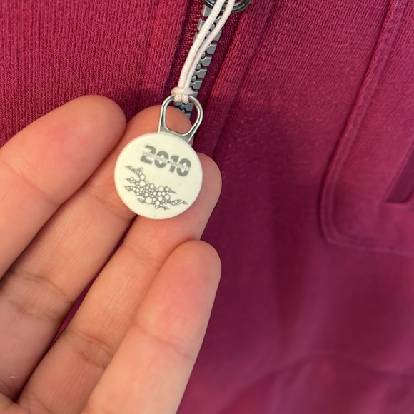 Vancouver 2010 Winter Olympics Merchandise zip-up hoodie - Picture 2 of 8